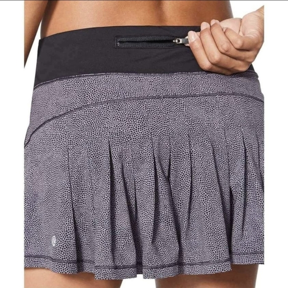 Lululemon 'circuit breaker tennis' skirt size 6 tall - Picture 1 of 5